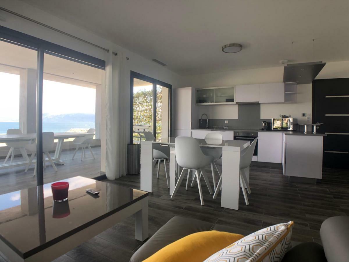 Capriona Apartment